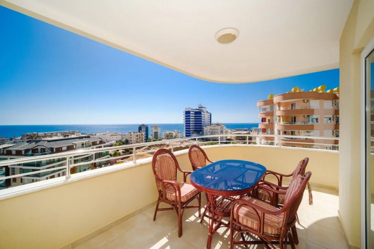 Residence Apartment For Sale 942