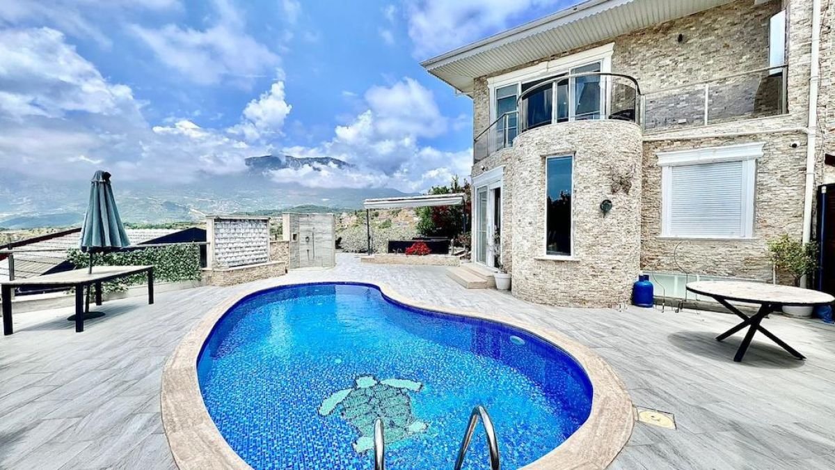 Privat Villa Mit Meerblick und Pool MV50