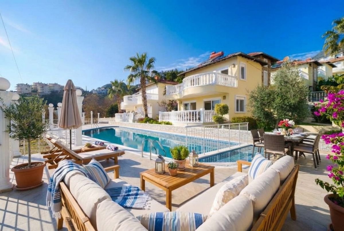Preiswerte Villa mit Pool Alanya HT20